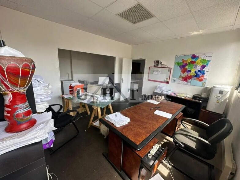 Office in Maisons-Alfort for lease - Interior Photo - Image 2 of 2