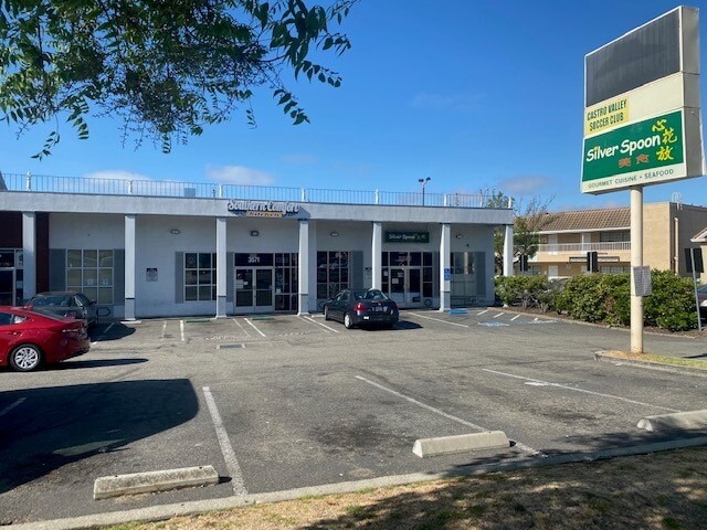 3563 Castro Valley Blvd, Castro Valley, CA for lease - Building Photo - Image 2 of 7