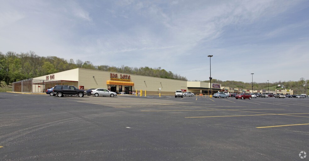 888-944 Green Blvd, Aurora, IN for sale - Primary Photo - Image 1 of 1