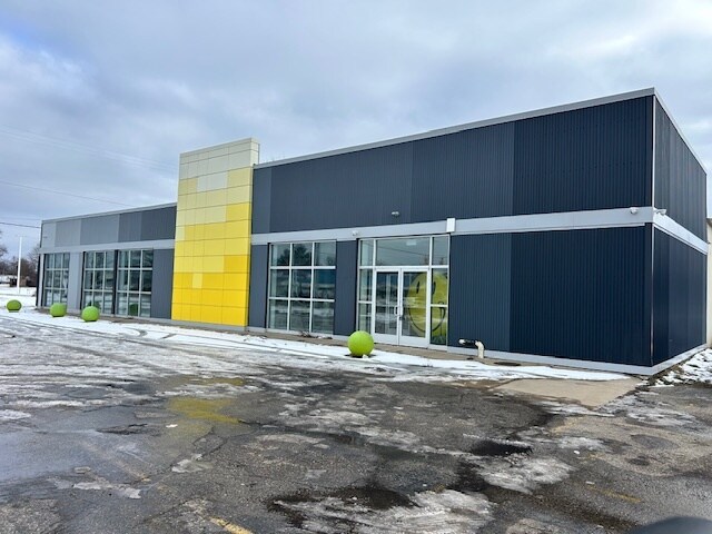 1045 Columbia Ave W, Battle Creek, MI for sale Building Photo- Image 1 of 1