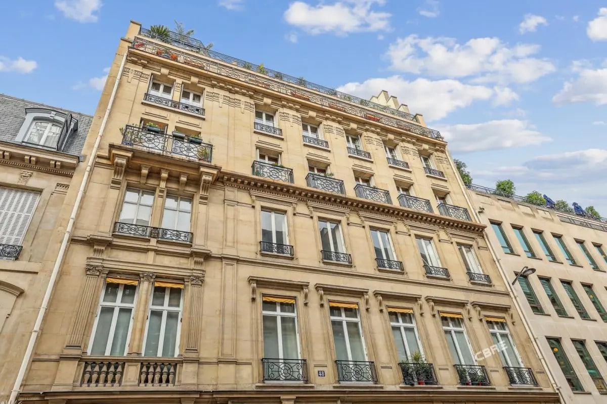 Office in Paris for sale Building Photo- Image 1 of 13