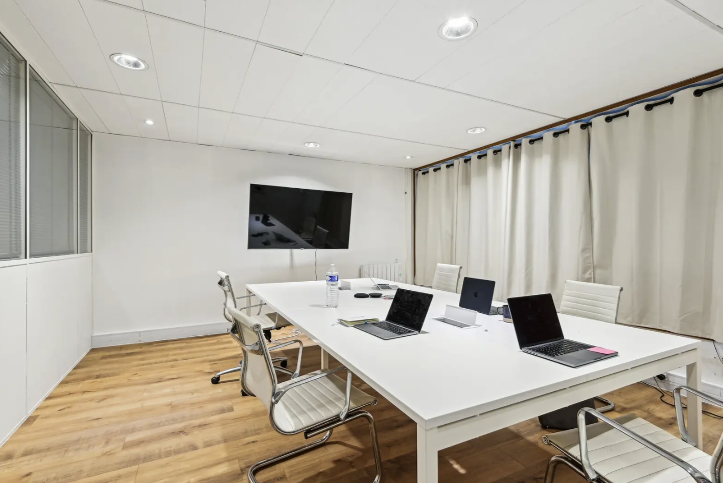 Office in Boulogne-Billancourt for lease Interior Photo- Image 1 of 6