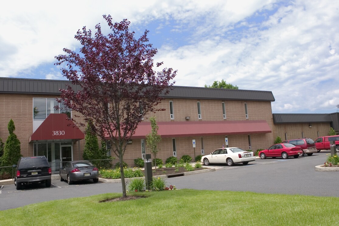 3826-3830 Park Ave, Edison, NJ for lease Building Photo- Image 1 of 4