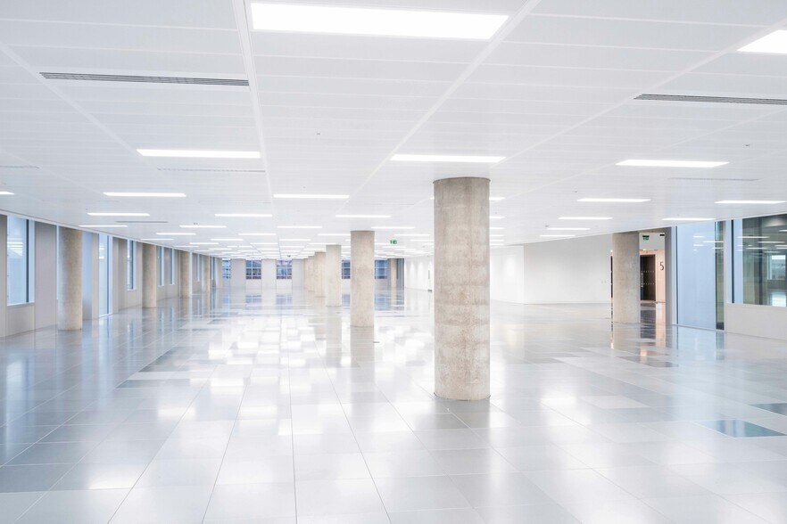 245 Hammersmith Rd, London for lease - Interior Photo - Image 3 of 60