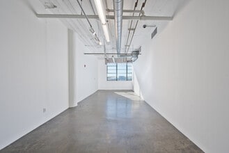 910 S Los Angeles St, Los Angeles, CA for lease Interior Photo- Image 1 of 2