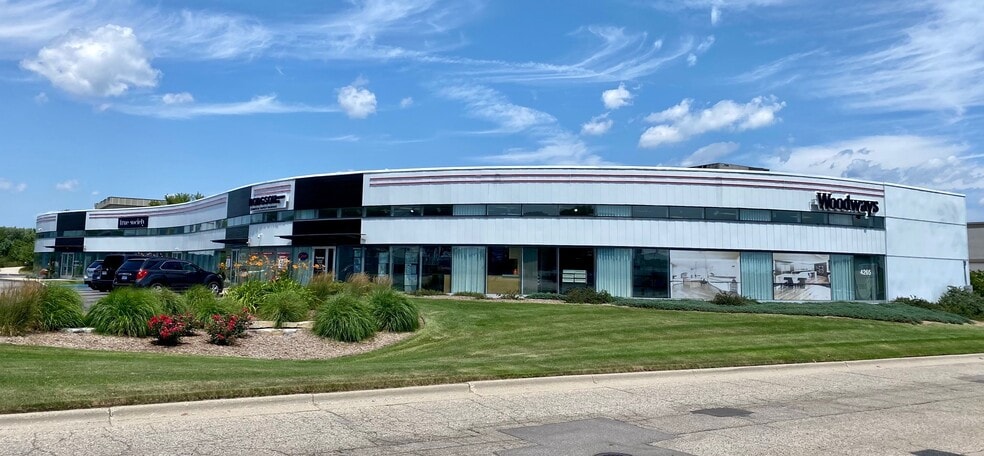 4265 28th St SE, Grand Rapids, MI 49512 | LoopNet - Carmax 28th Street Southeast Kentwood Mi