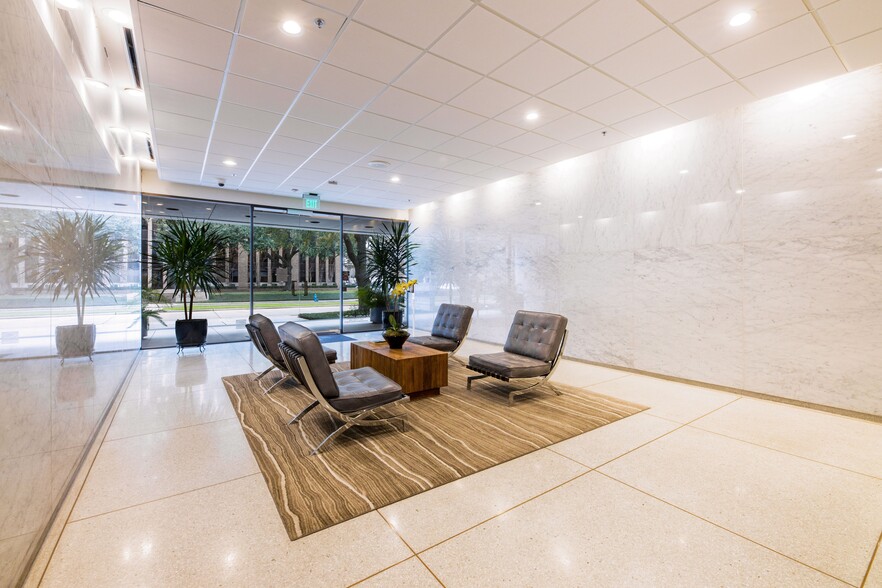 1775 St James Pl, Houston, TX for lease - Lobby - Image 3 of 4