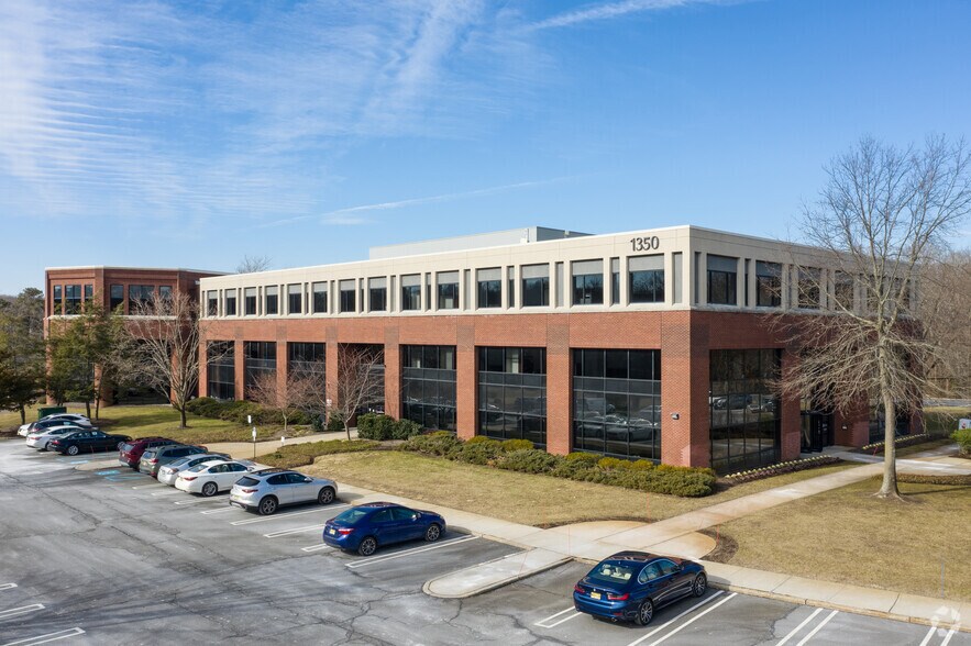 1350 Campus Pky, Wall Township, NJ for lease - Building Photo - Image 1 of 7