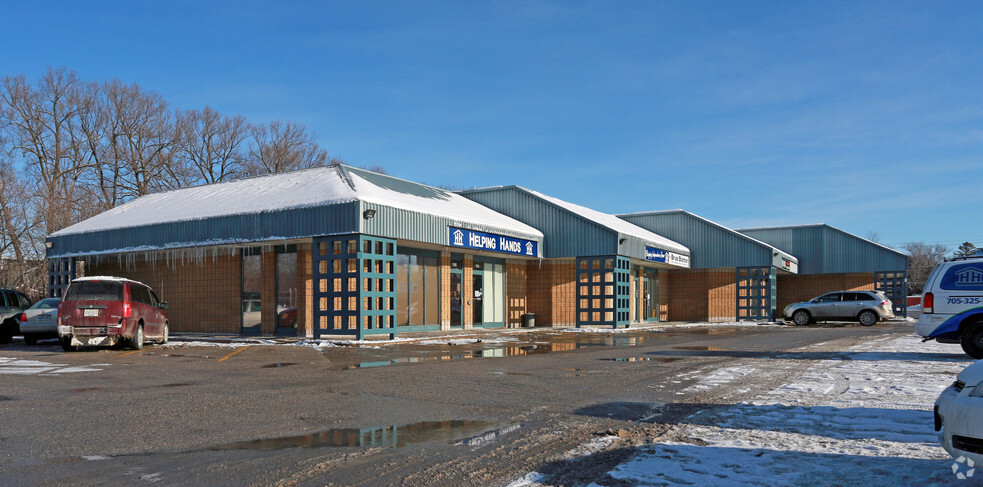 575 West St S, Orillia, ON for lease - Building Photo - Image 3 of 7