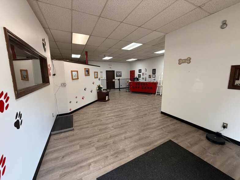 323 N Mathewson St, Wichita, KS for sale - Building Photo - Image 2 of 7