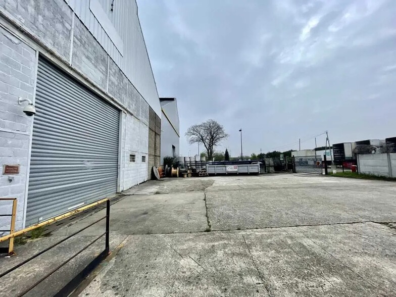 Industrial in Rouen for lease - Building Photo - Image 3 of 20