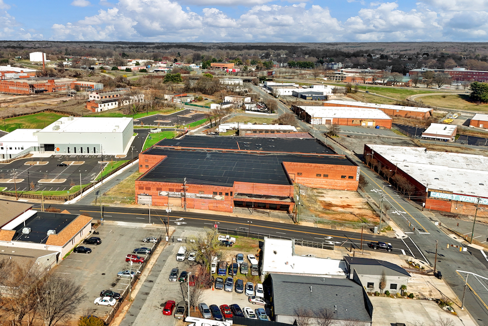 916 Patterson Ave, Winston-Salem, NC for lease Building Photo- Image 1 of 7