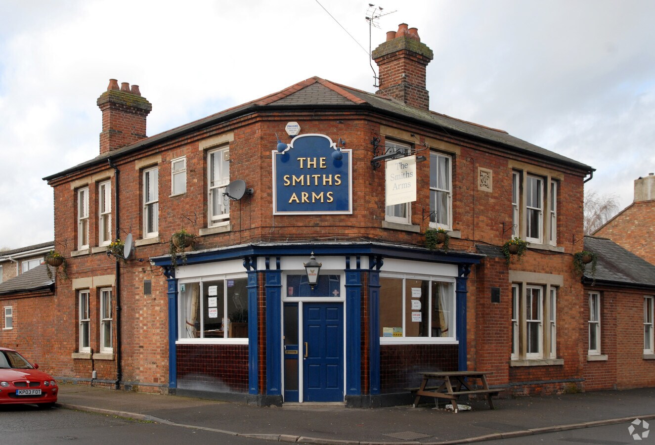 15 Margetts Rd, Bedford, MK42 8DS Smiths Arms