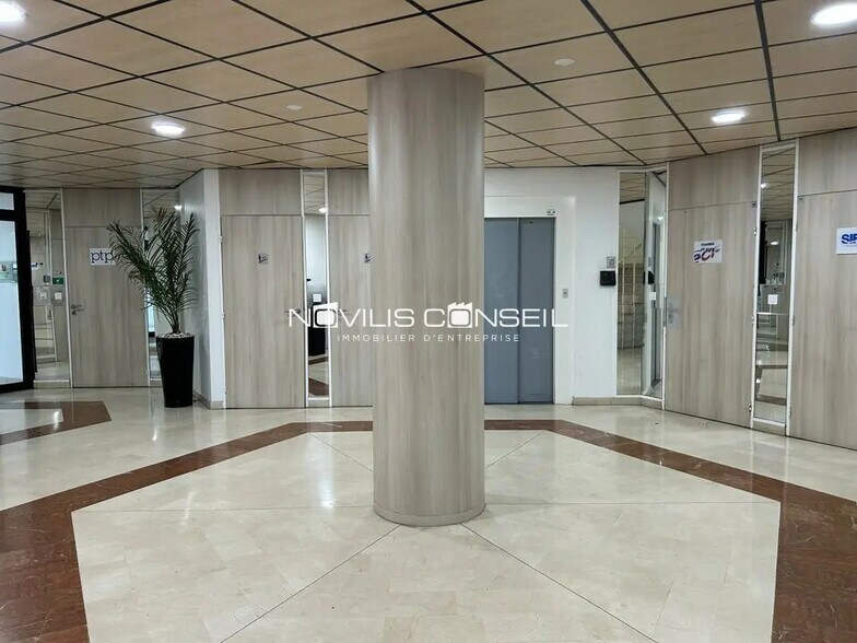 Office in Blagnac for lease - Lobby - Image 3 of 5