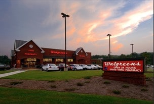 Shops at Cascade - Bar