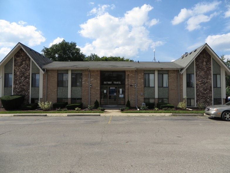 28551 Southfield Rd, Lathrup Village, MI 48076