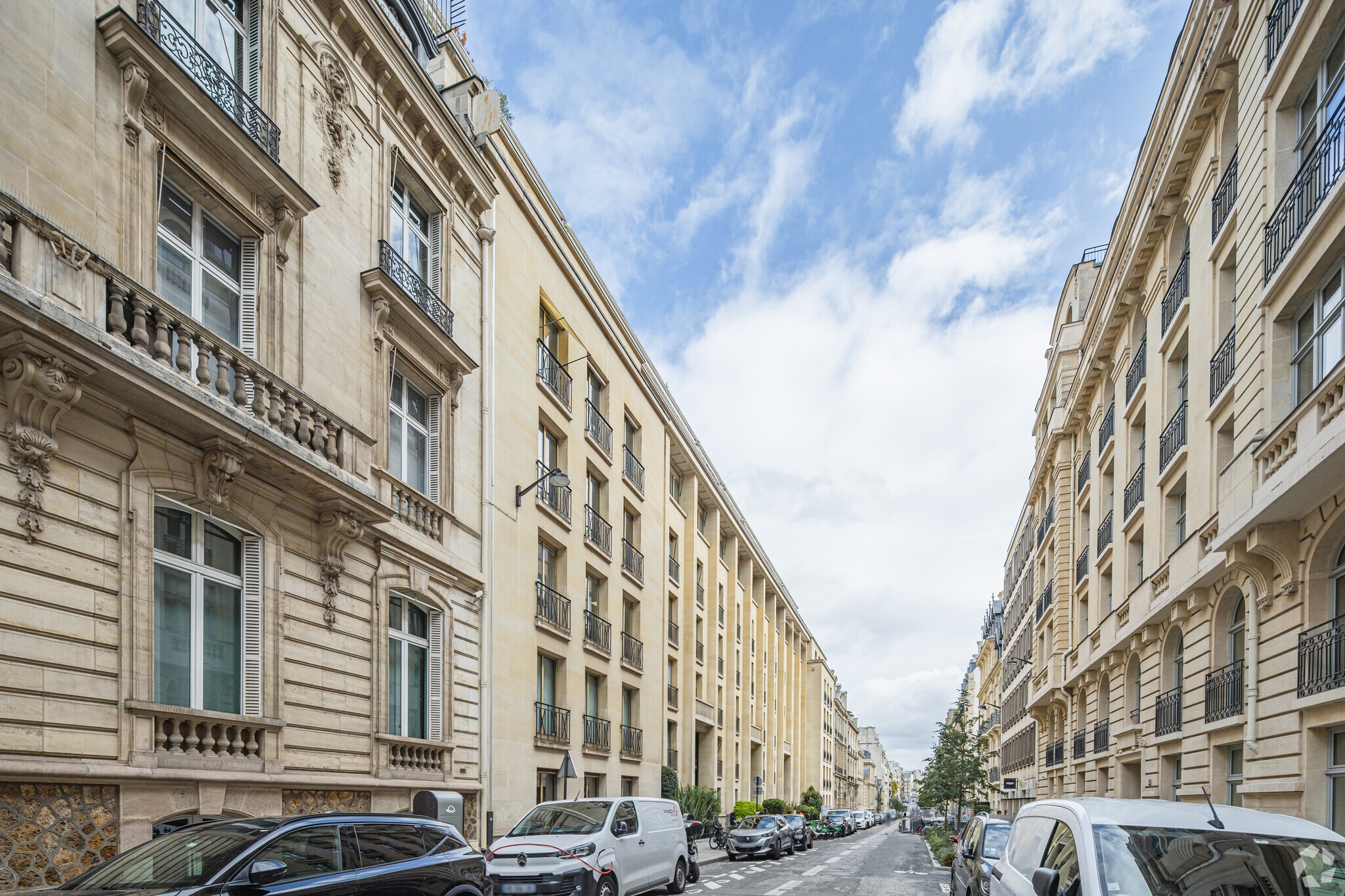 45-49 rue de Monceau, Paris for lease Primary Photo- Image 1 of 4