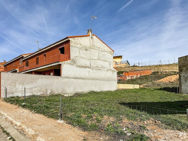 Avenida Rosales, 6, Torrelaguna, Madrid for sale - Primary Photo - Image 1 of 5