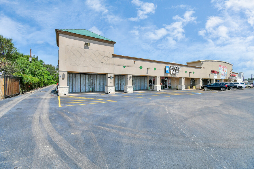 5231 Aldine Mail Rd, Houston, TX for lease - Building Photo - Image 2 of 26