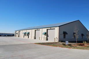 1008-1010 W Harris Rd, Arlington TX - Warehouse