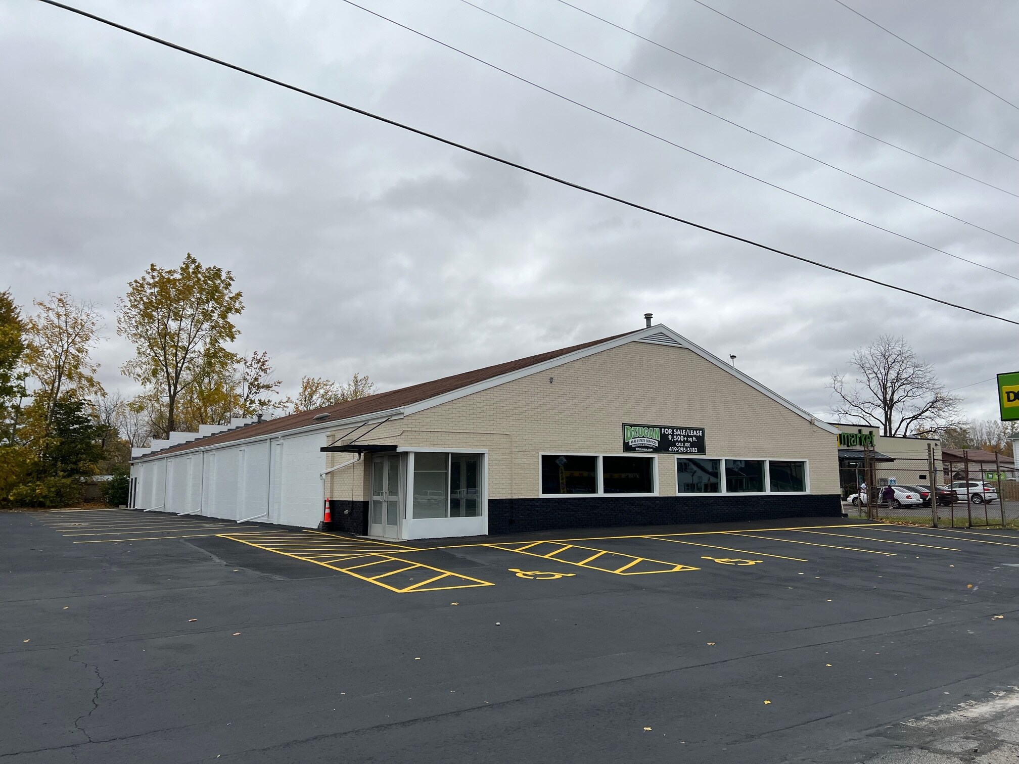 905 E Main St, Crestline, OH 44827 Dollar General