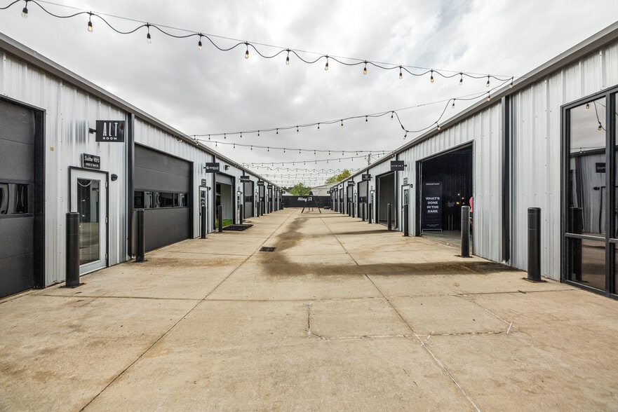 4512-4532 E 51st St, Tulsa, OK for lease - Building Photo - Image 1 of 6