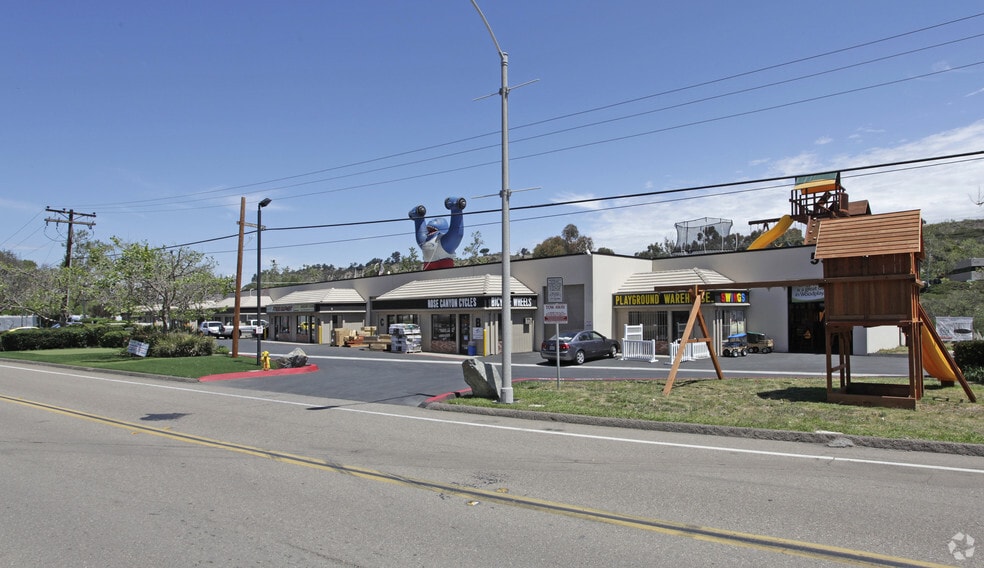 5555 Santa Fe St, San Diego, CA for lease - Building Photo - Image 3 of 5