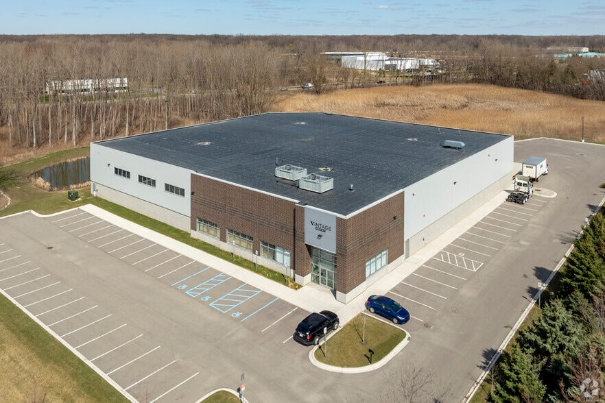 28806 Freedom Dr, Wixom, MI for lease - Building Photo - Image 3 of 5