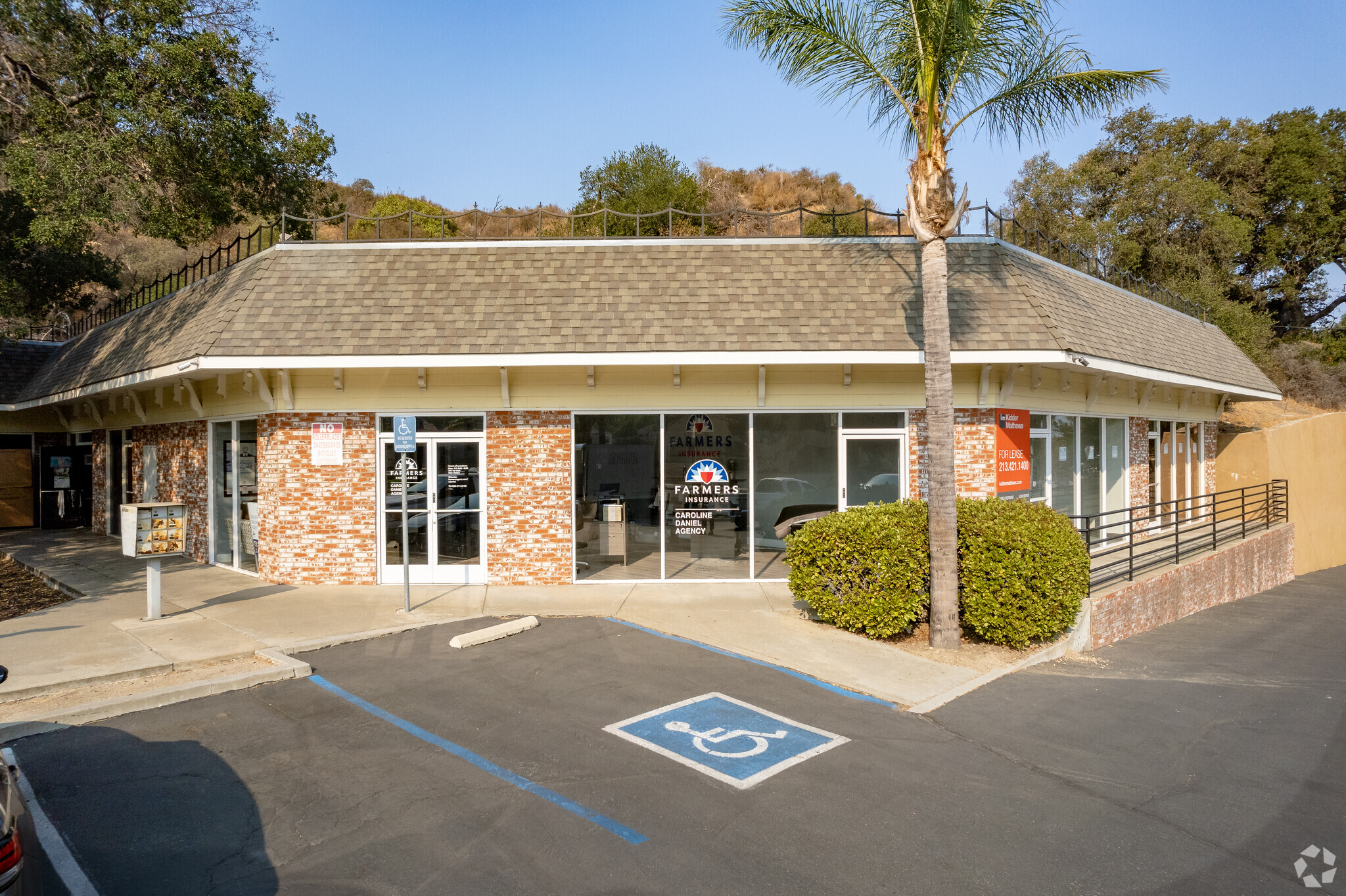 23681 Newhall Ave, Santa Clarita, CA for lease Building Photo- Image 1 of 8