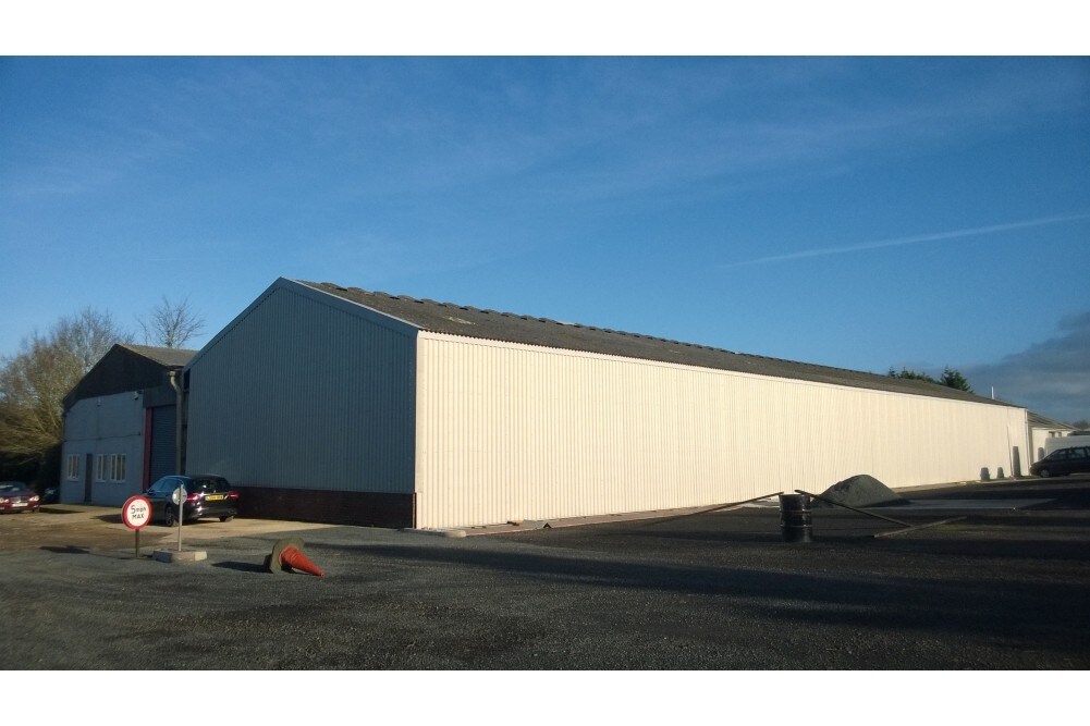 London Rd, Pulborough, RH20 3AX