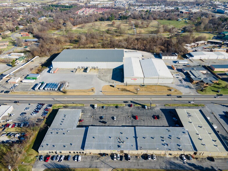 705 N Thompson St, Springdale, AR for sale - Primary Photo - Image 1 of 1