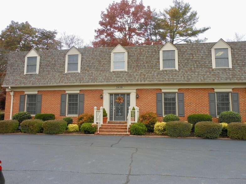 3420 Electric Rd, Cave Spring, VA 24018