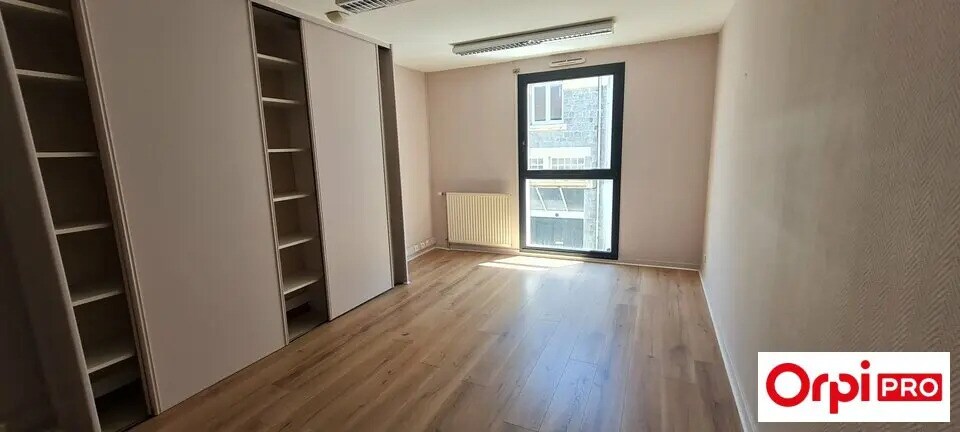 Office in Saint-Brieuc for lease - Interior Photo - Image 2 of 6