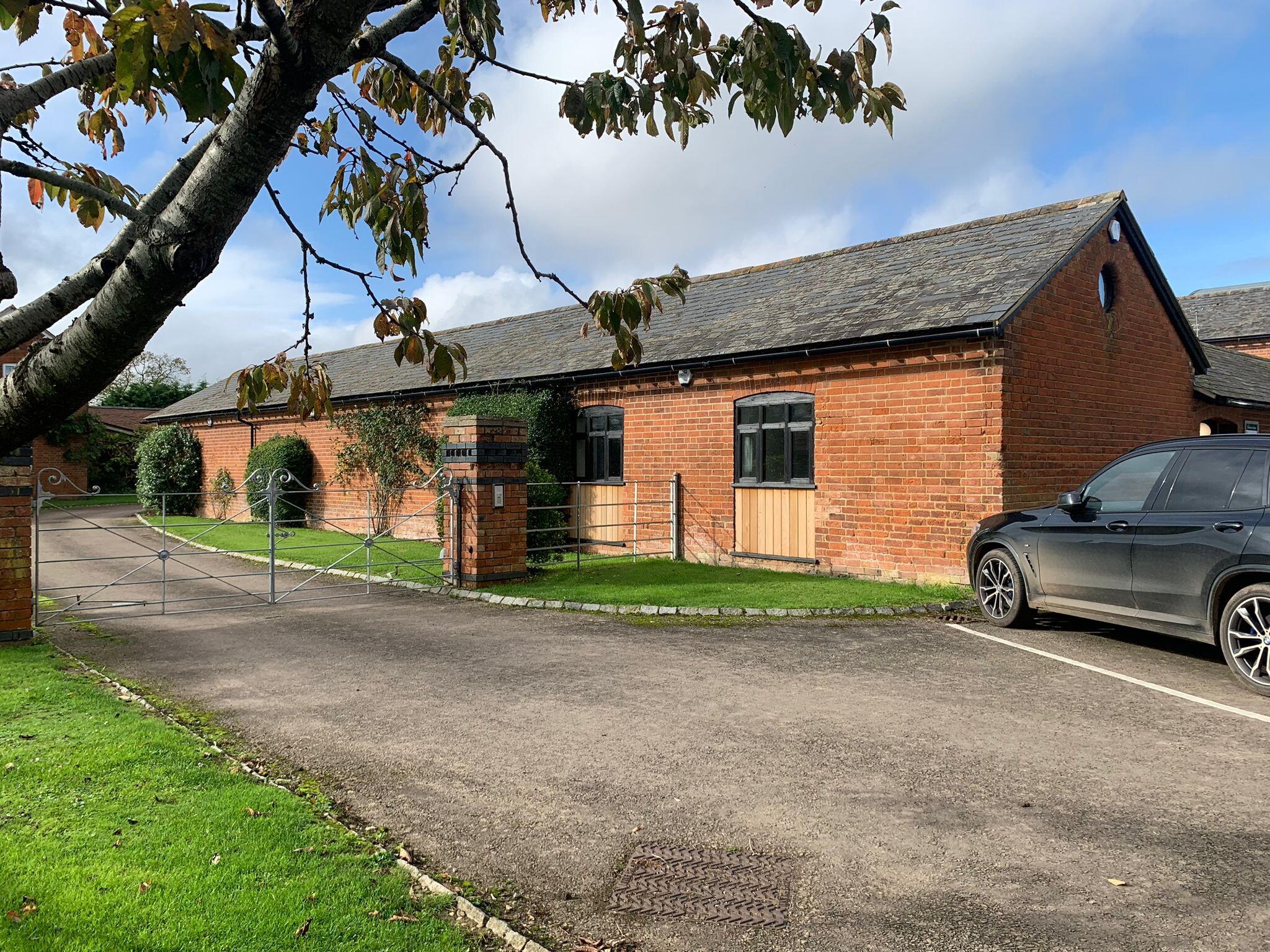 Overton Farm, Maisemore for lease Building Photo- Image 1 of 2