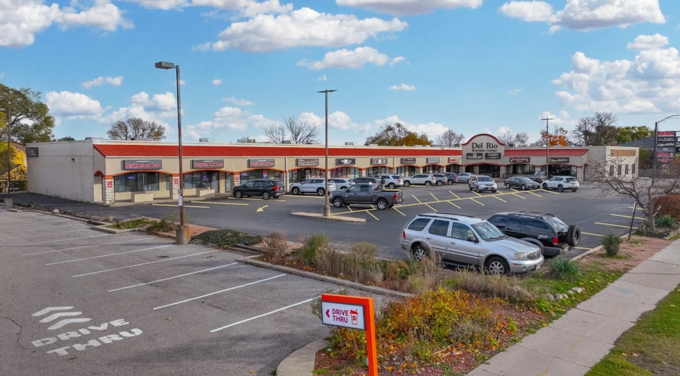 5400-5426 N Lovers Lane Rd, Milwaukee, WI for sale - Building Photo - Image 2 of 8