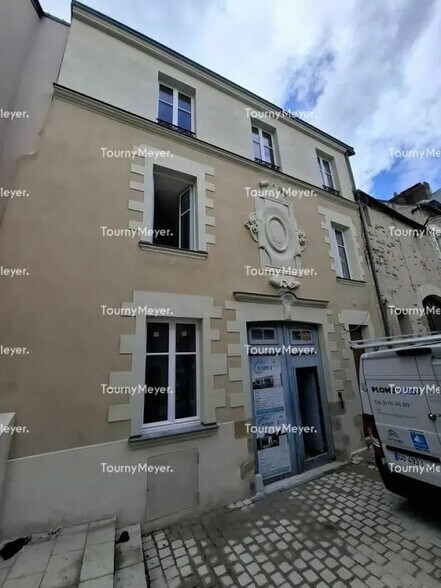 Office in Nantes for lease - Building Photo - Image 1 of 4