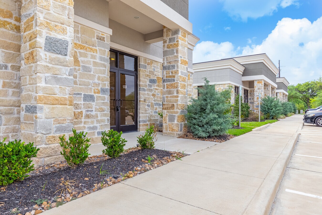 633 E Fernhurst Dr, Katy, TX 77450