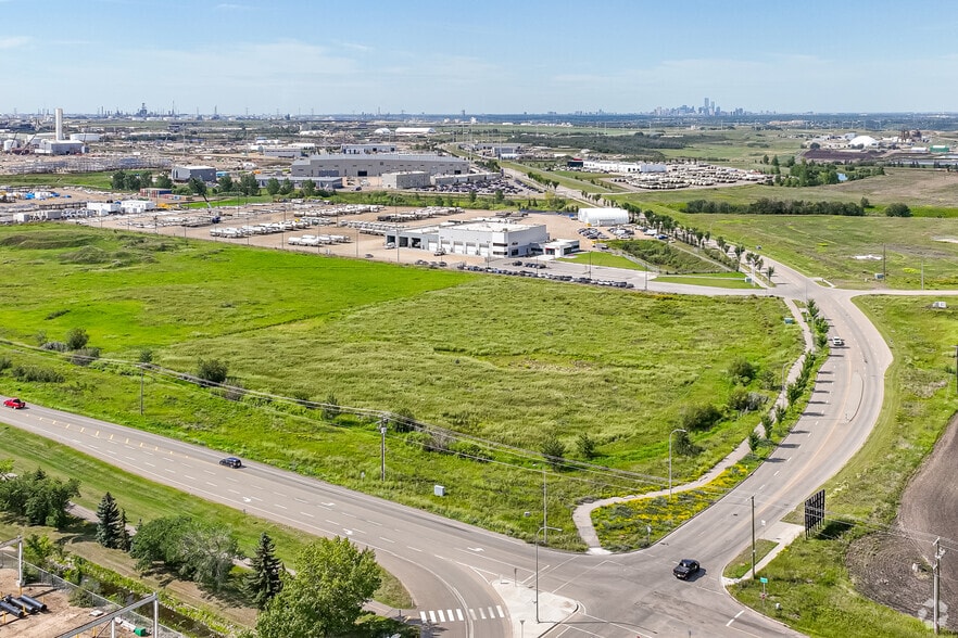 Aurum Rd, Edmonton, AB for sale - Primary Photo - Image 1 of 4