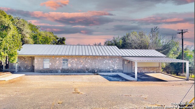 1300 Cedar St, Pipe Creek, TX for sale Primary Photo- Image 1 of 1