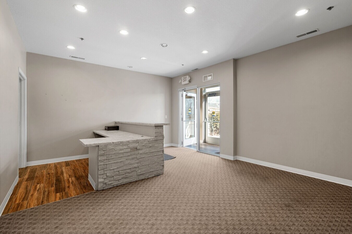 4653 White Bear Pky, White Bear Lake, MN 55110 - Unit 4653 -  - Lobby - Image 1 of 7