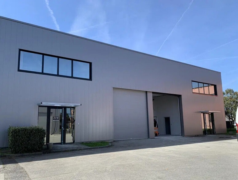 Flex in Toulouse for lease - Building Photo - Image 1 of 15