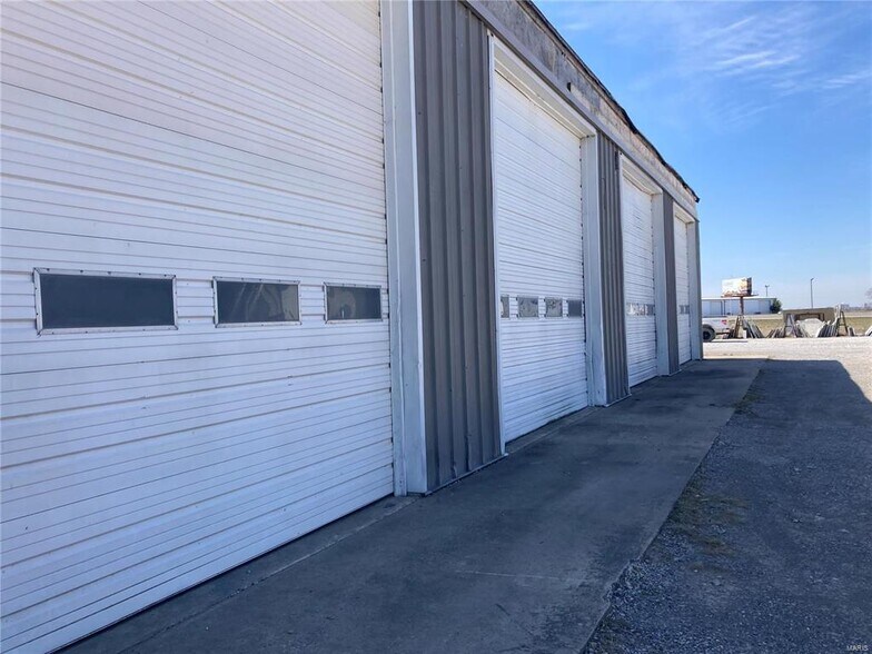 2967 E I-55 Outer Rd, Scott City, MO for sale - Building Photo - Image 1 of 1