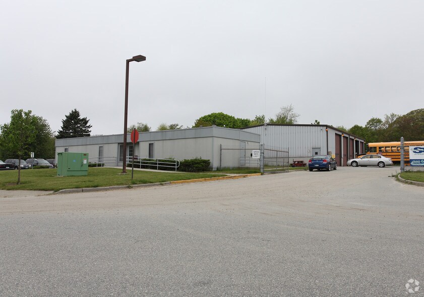 80 Tower Ave, Groton, CT for sale - Primary Photo - Image 1 of 1