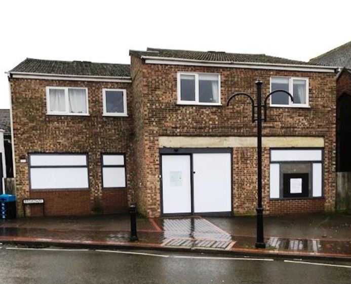 7 Broadway, Woking for sale Primary Photo- Image 1 of 1