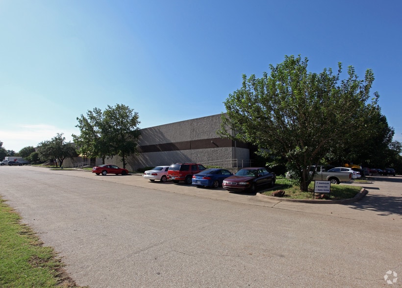 1408 Vinylex Dr, Carrollton, TX for sale - Building Photo - Image 2 of 20