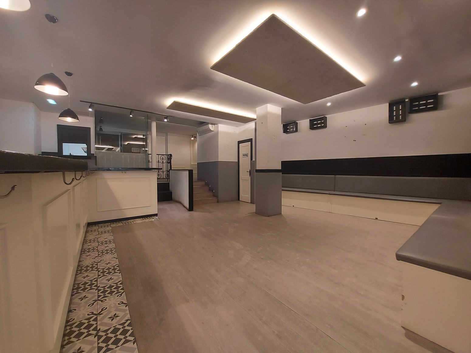 Retail in Logroño, La Rioja for lease Primary Photo- Image 1 of 3