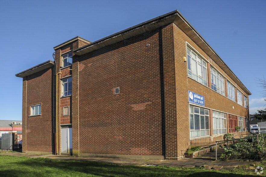 1011 Courtenay Rd, Wembley, MDS HA9 7ND Industrial for Lease