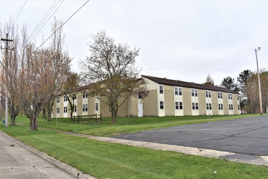 140 S Crestline St, Crestline, OH for sale - Building Photo - Image 1 of 1