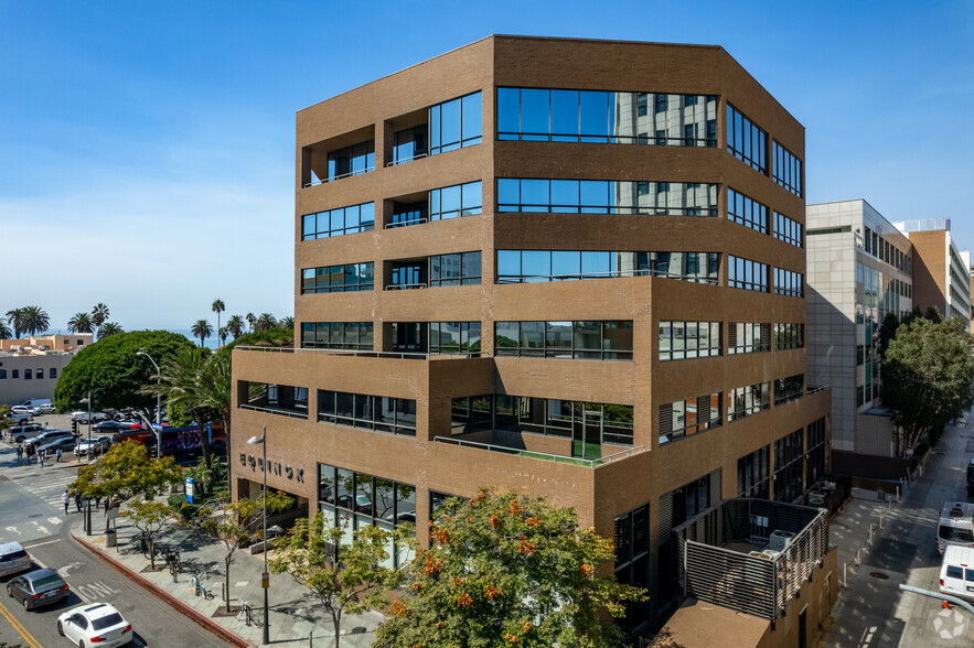 201 Santa Monica Blvd, Santa Monica, CA for lease - Building Photo - Image 2 of 5