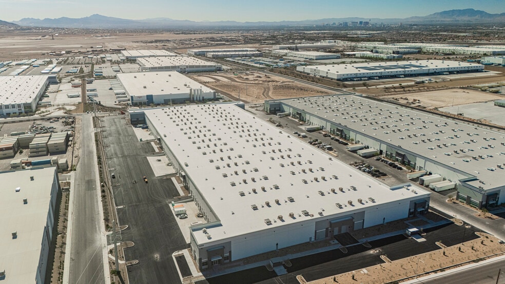 East Tropical Parkway, Las Vegas, NV for lease - Building Photo - Image 2 of 14